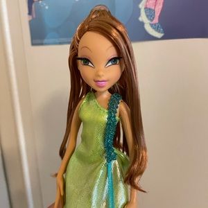 Winx club flora doll mattel